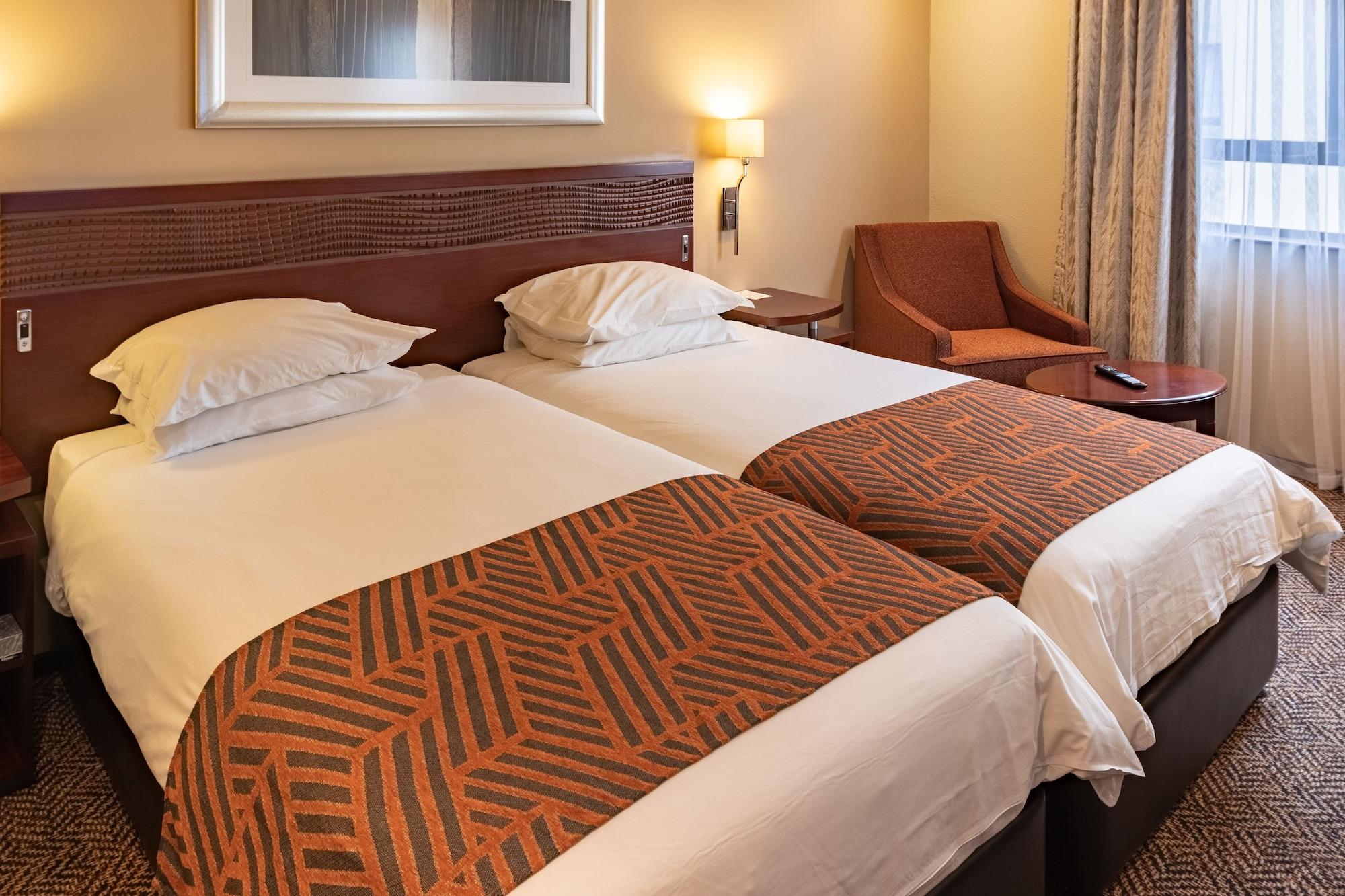 City Lodge Hotel At Or Tambo International Airport Kempton Park Bagian luar foto