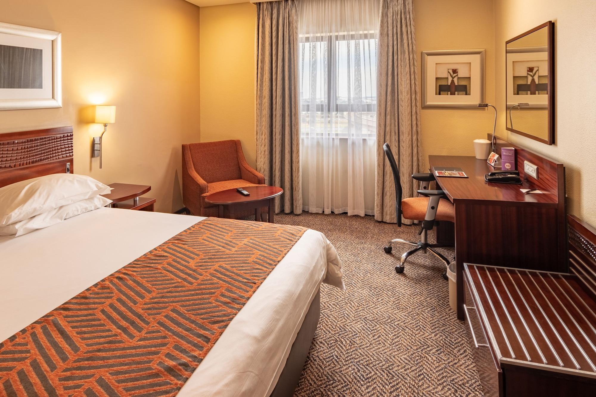 City Lodge Hotel At Or Tambo International Airport Kempton Park Bagian luar foto