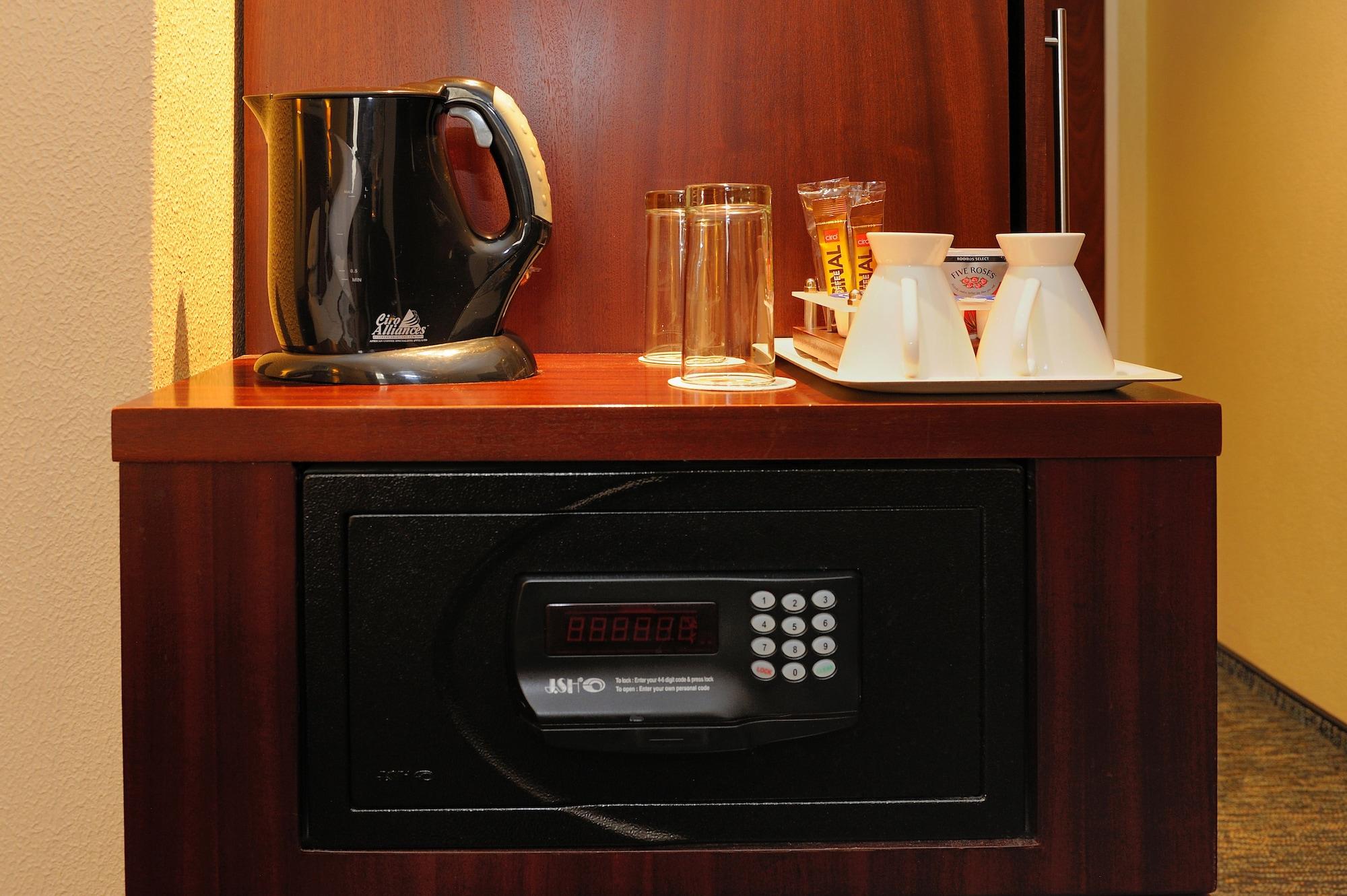 City Lodge Hotel At Or Tambo International Airport Kempton Park Bagian luar foto