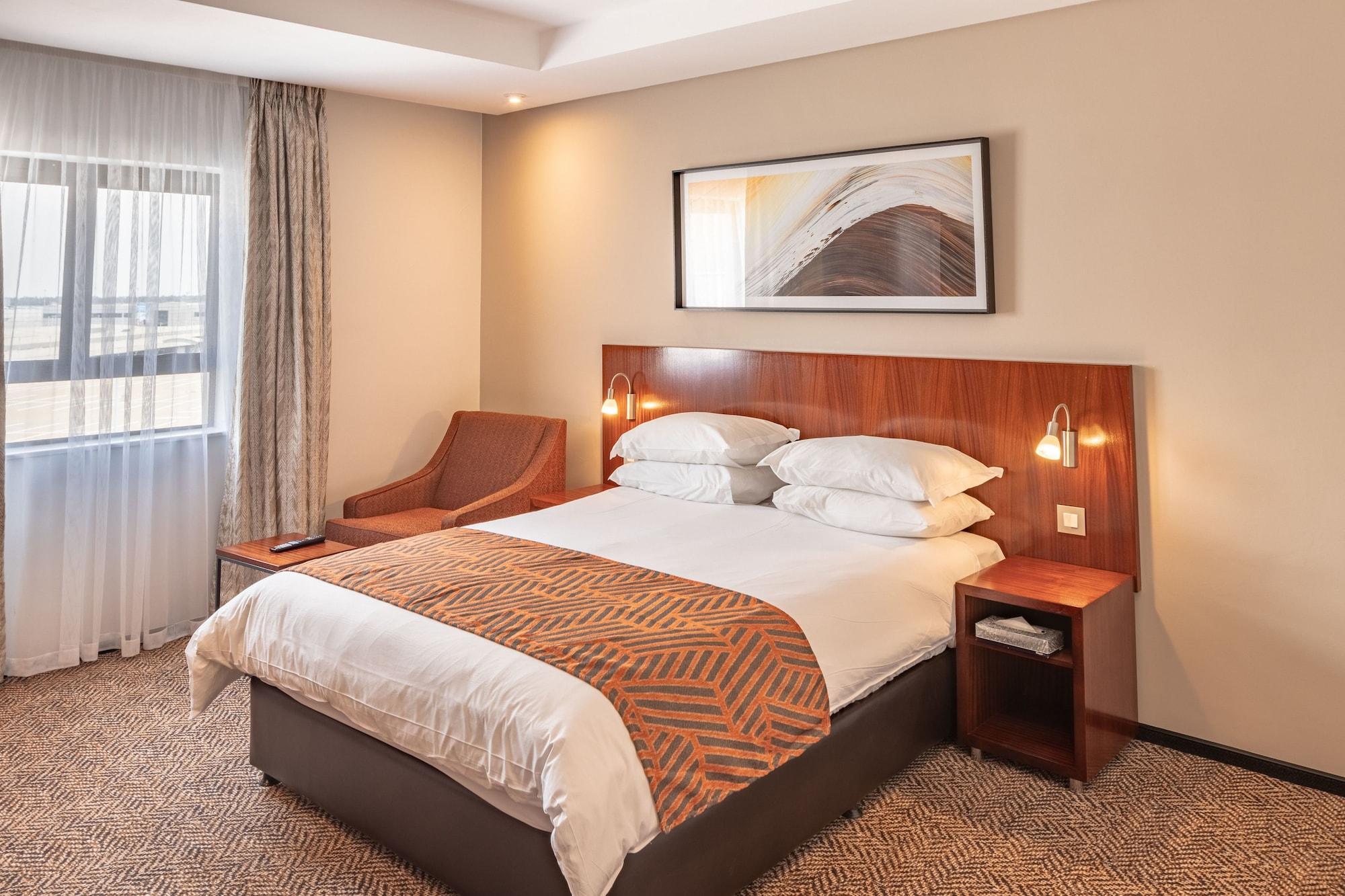 City Lodge Hotel At Or Tambo International Airport Kempton Park Bagian luar foto