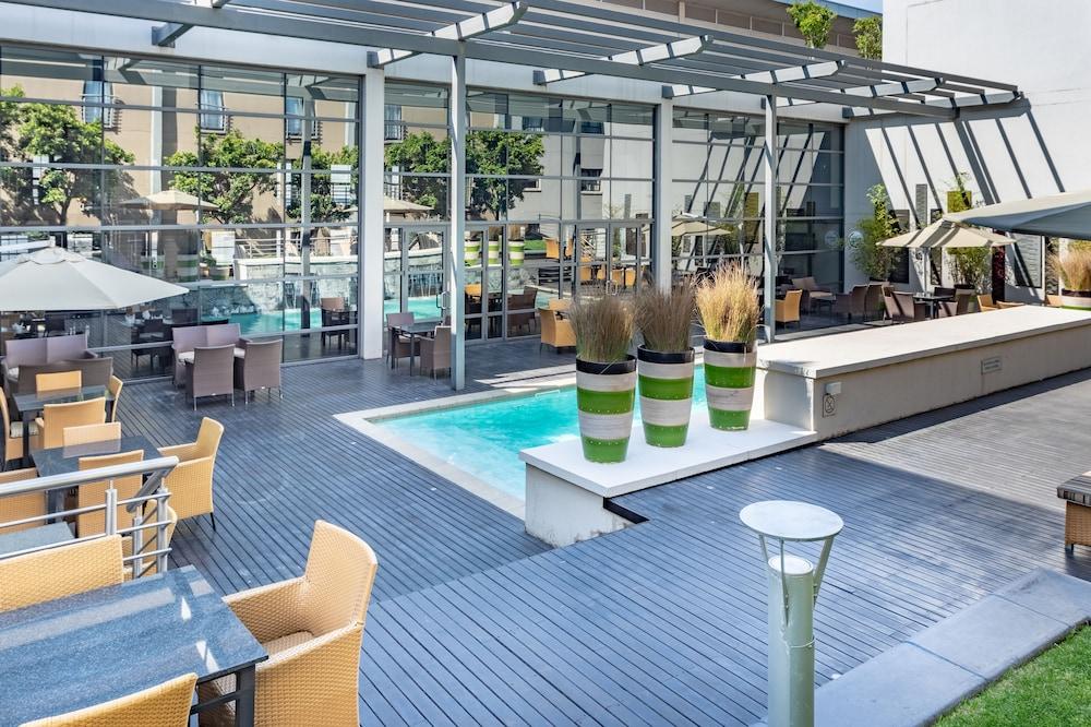 City Lodge Hotel At Or Tambo International Airport Kempton Park Bagian luar foto