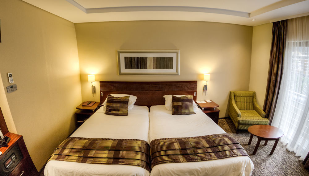 City Lodge Hotel At Or Tambo International Airport Kempton Park Bagian luar foto