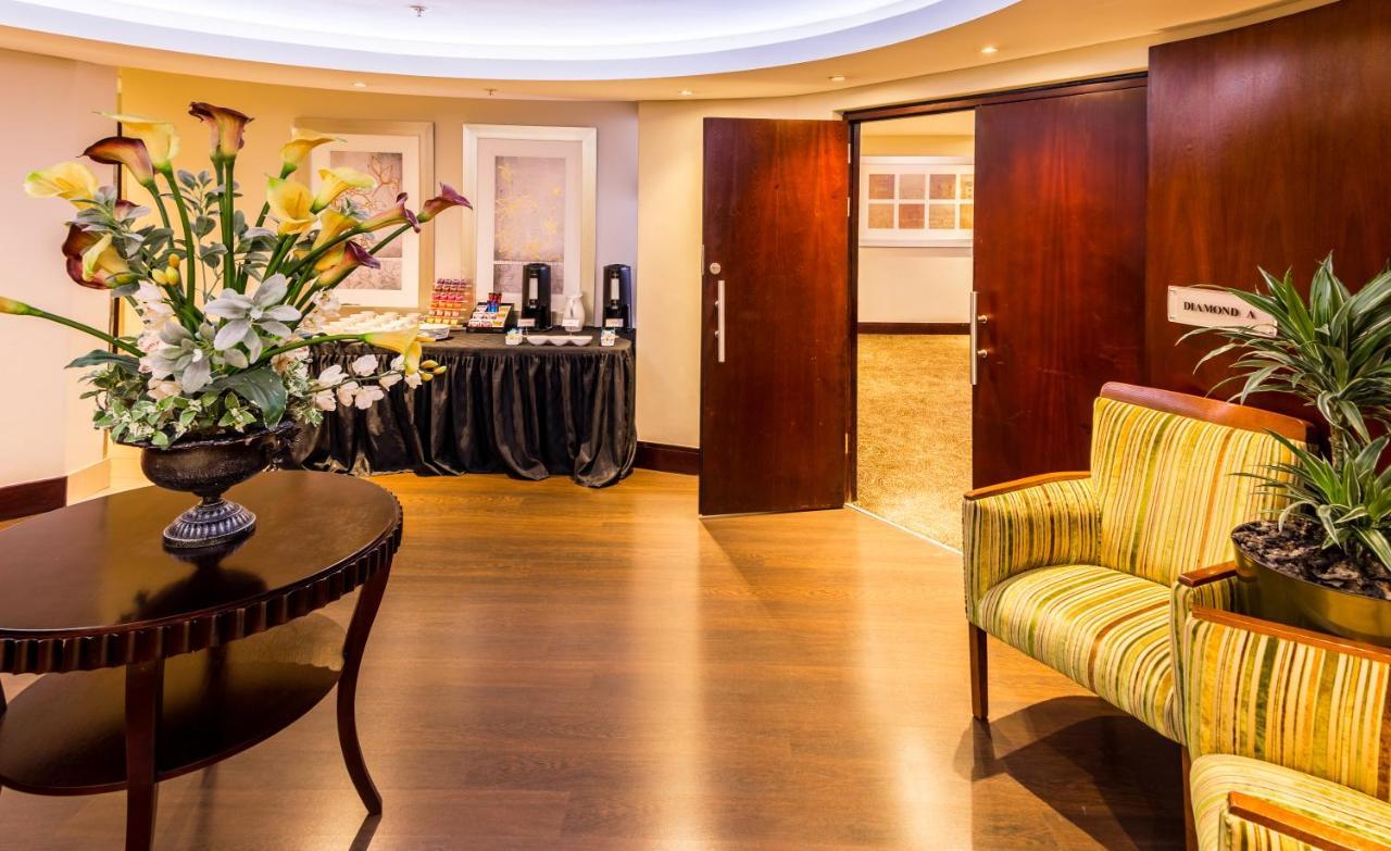 City Lodge Hotel At Or Tambo International Airport Kempton Park Bagian luar foto